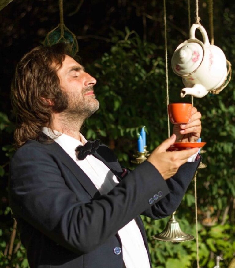 31cb9f8f-fe50-319e-8451-3c84830c674f